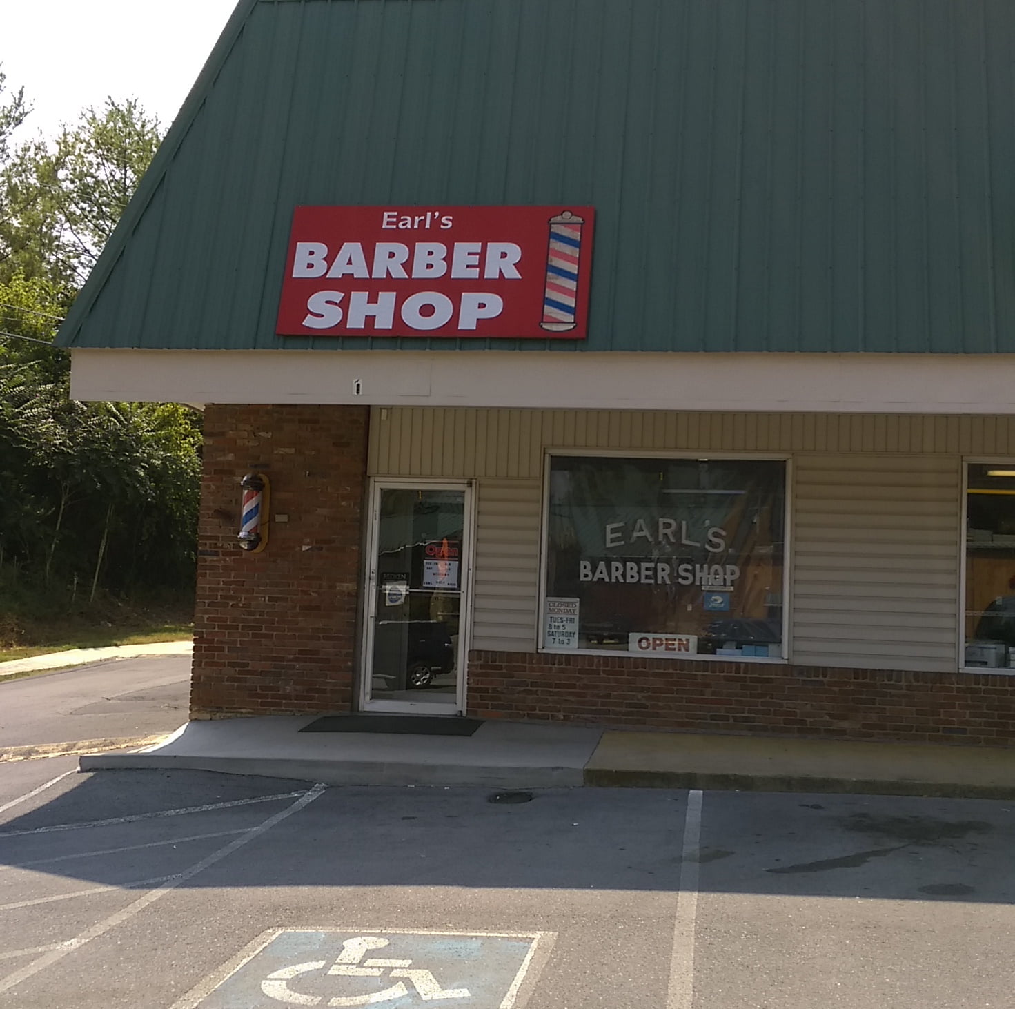 Earl's Barber Shop » TriCities Business Directory